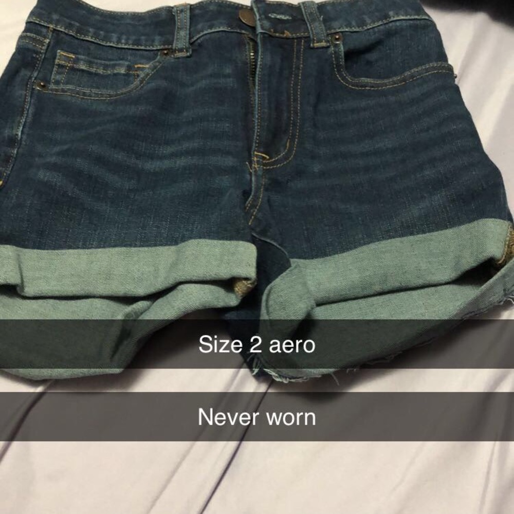 Shorts - Picture 3 of 4